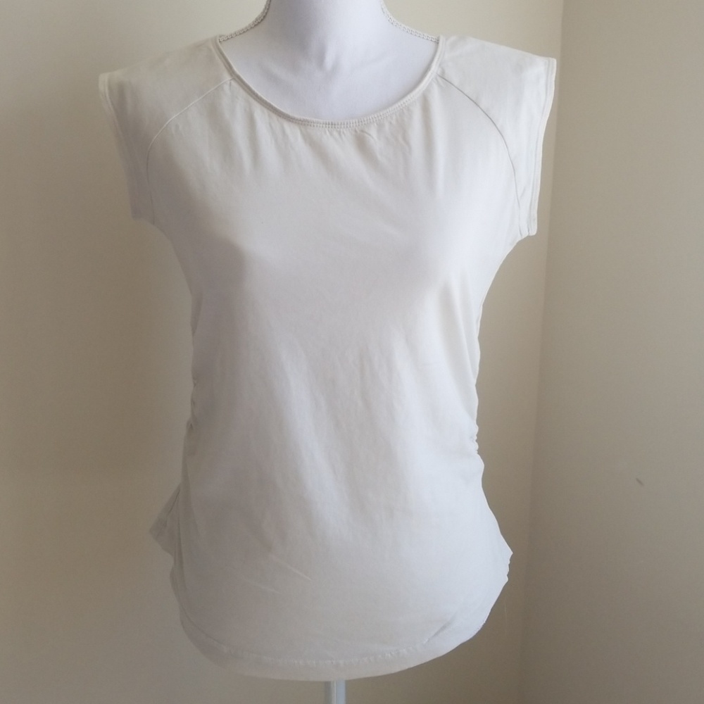 Cap sleeve off-white shirt